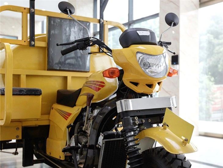 6.1000L water tank tricycle